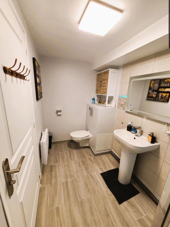Appartement T2 Confortable - Piscine Et Jacuzzi Pierrelaye Exteriér fotografie